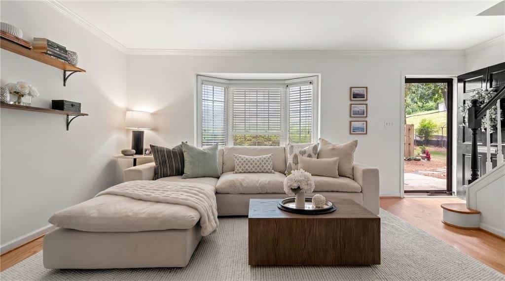 Listing photo 6