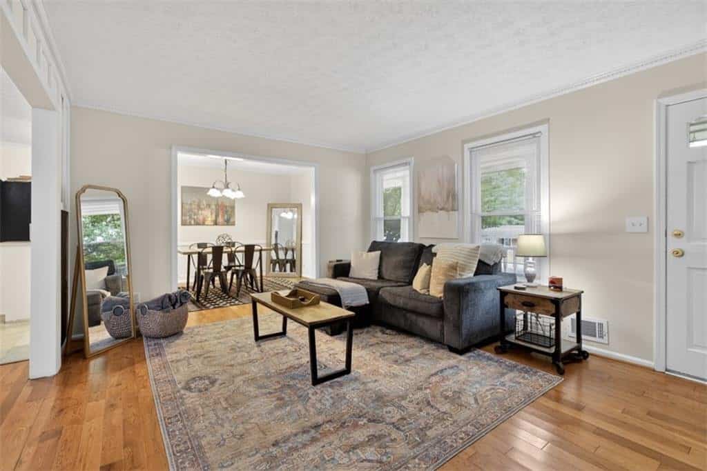 Listing photo 6
