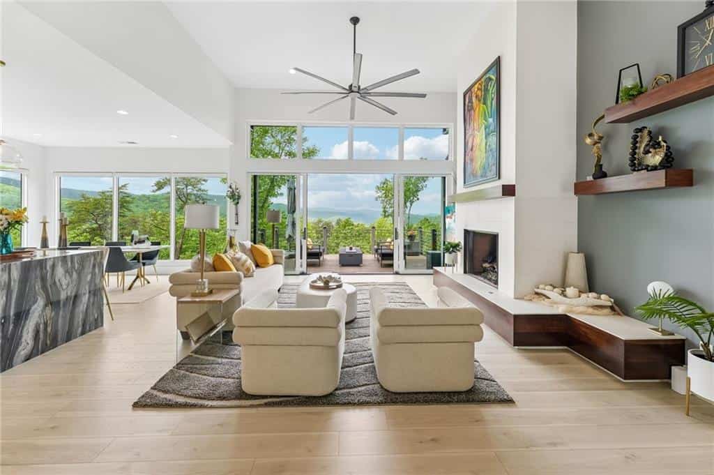 Listing photo 6