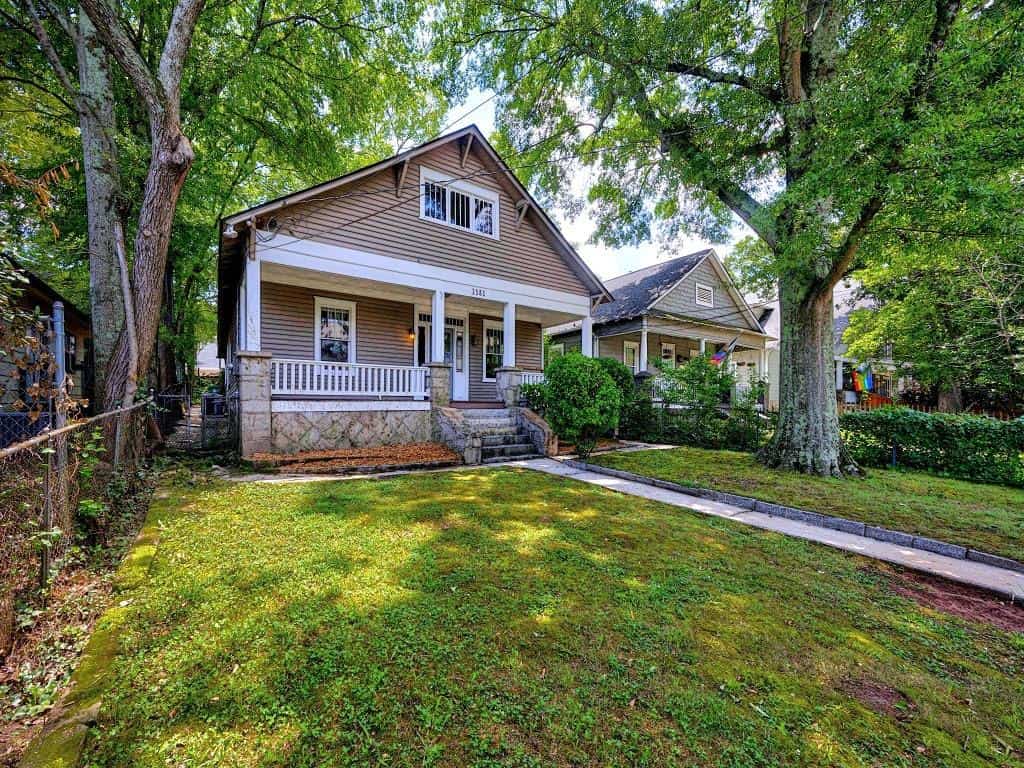 Listing photo 3