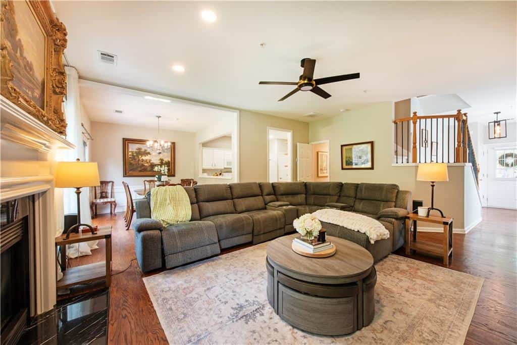 Listing photo 6