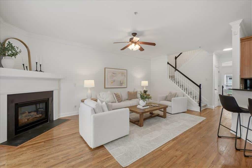 Listing photo 6