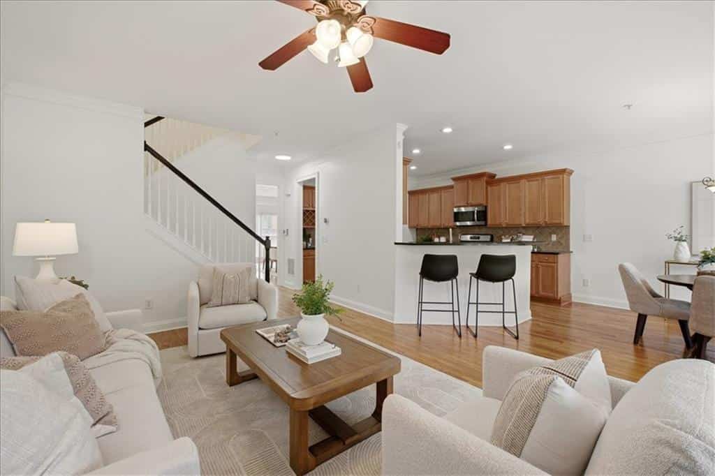 Listing photo 6