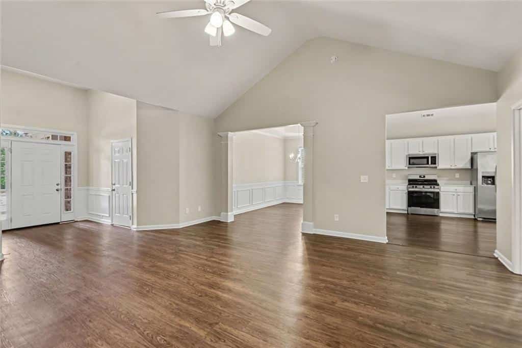 Listing photo 6
