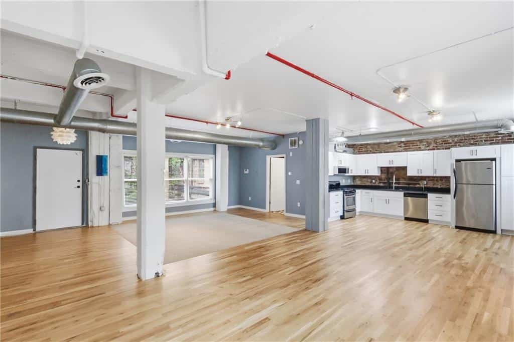 Listing photo 6