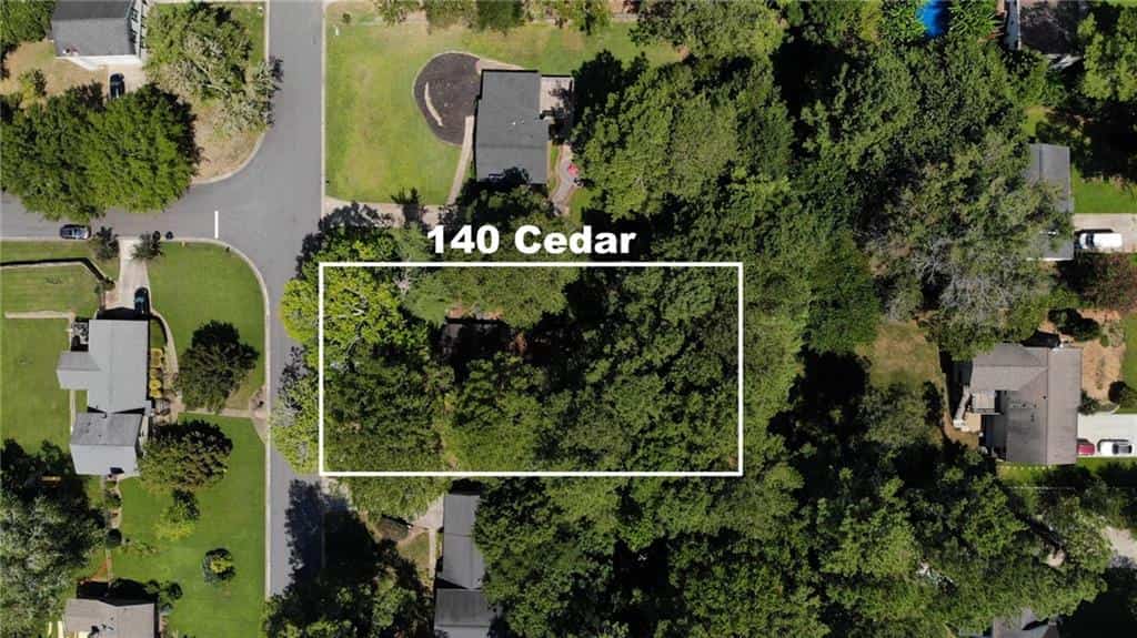 140 Cedar Trace, Roswell, GA 30075