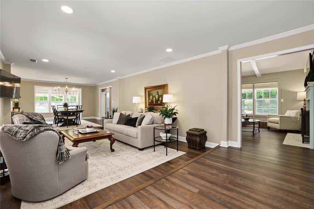 Listing photo 6