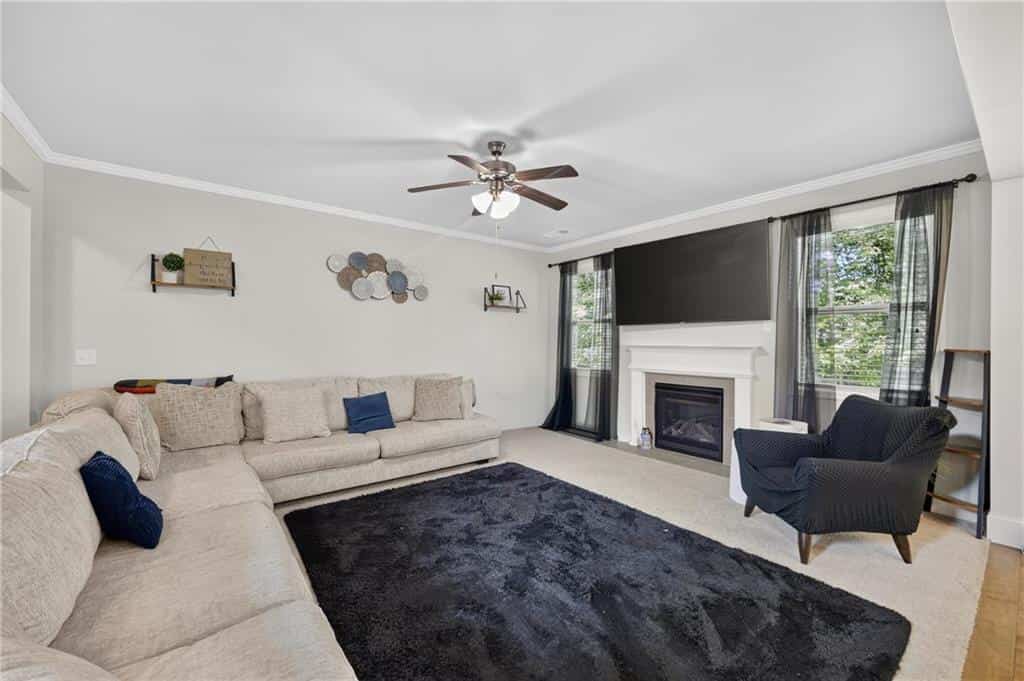 Listing photo 6