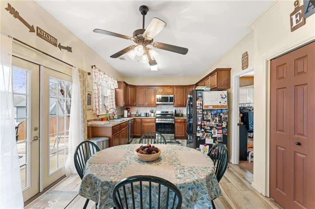 Listing photo 6