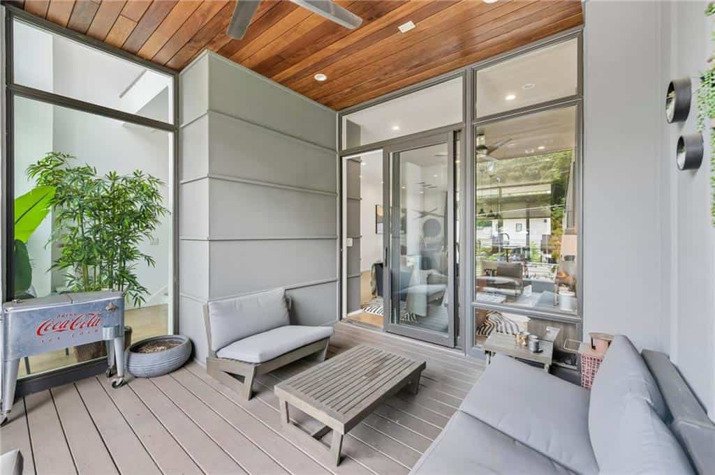 Listing photo 6
