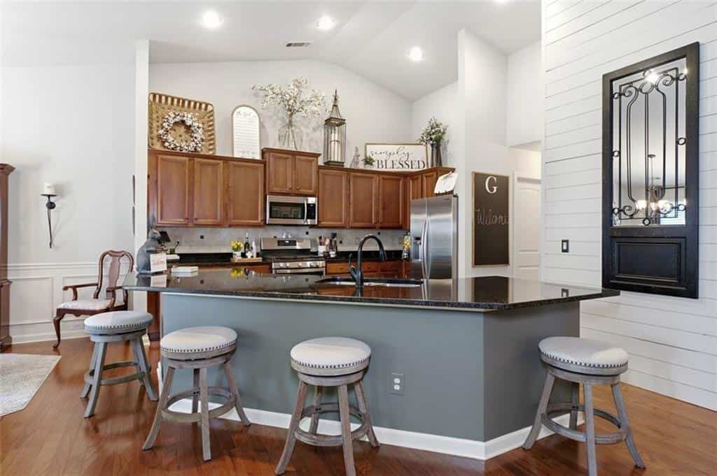 Listing photo 6