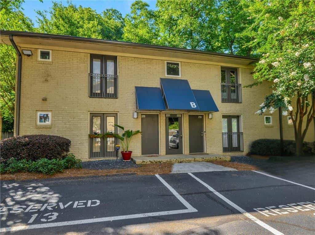 2023 Oakview Road SE 222 #222, Atlanta, GA 30317