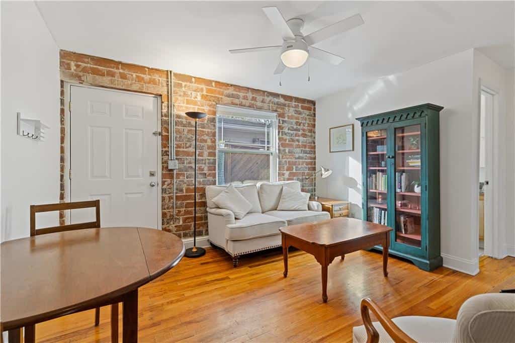 Listing photo 6