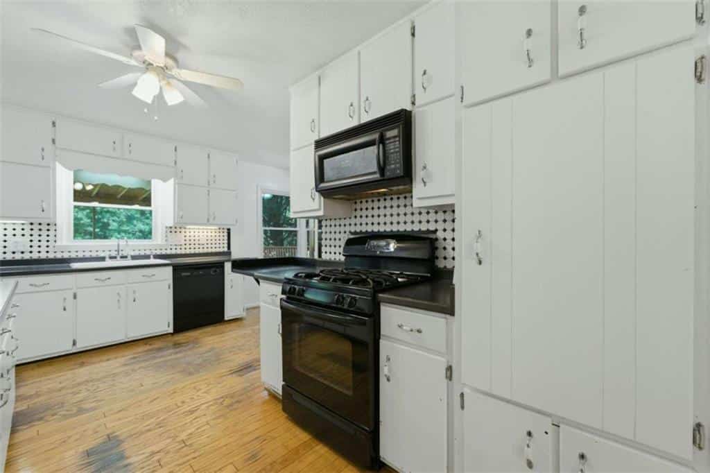 Listing photo 6