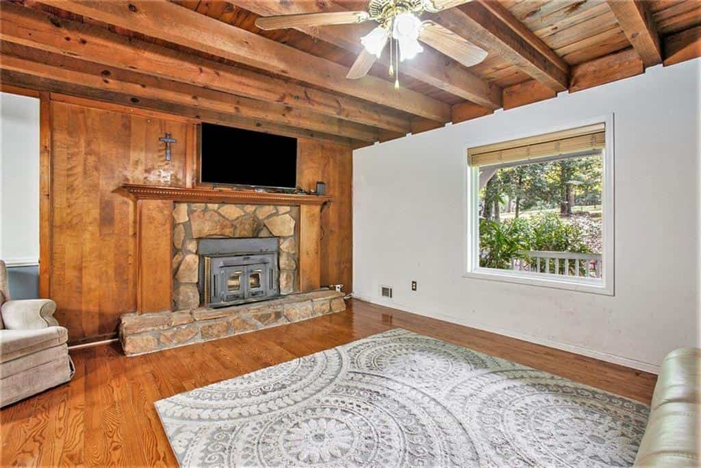 Listing photo 6