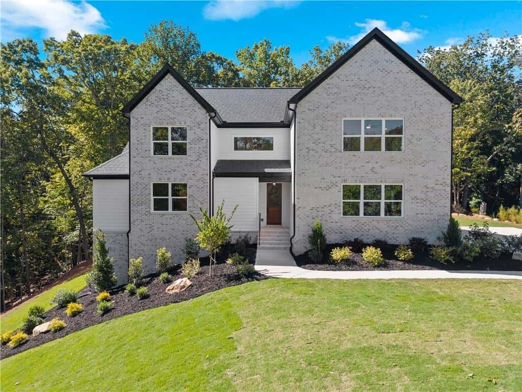 136 Lakeview Way, Baldwin, GA 30511