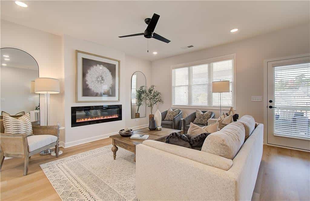 Listing photo 6