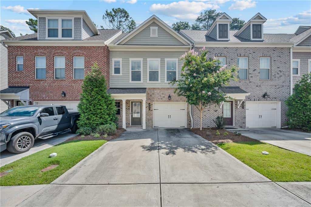 211 Mahone Drive, Lilburn, GA 30047