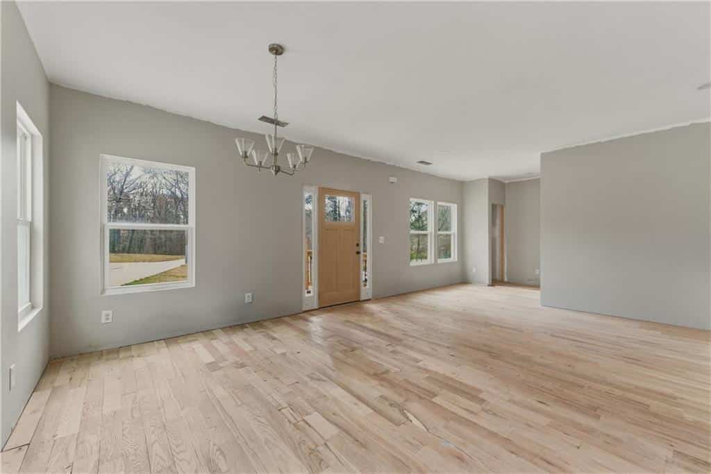 Listing photo 6
