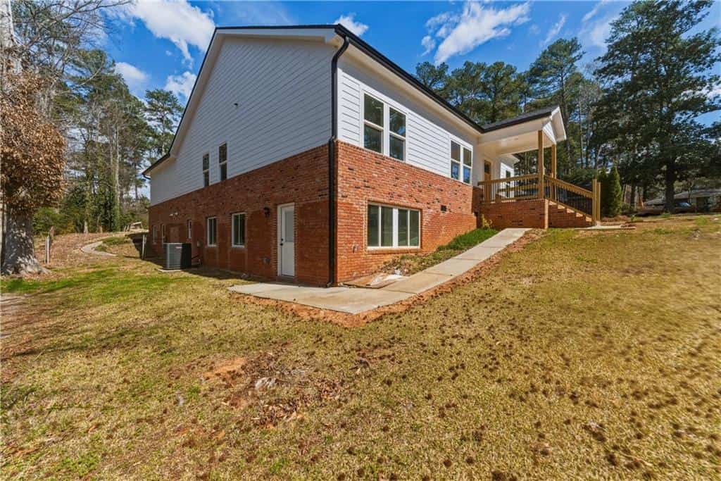 Listing photo 4