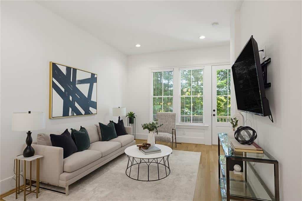 Listing photo 6