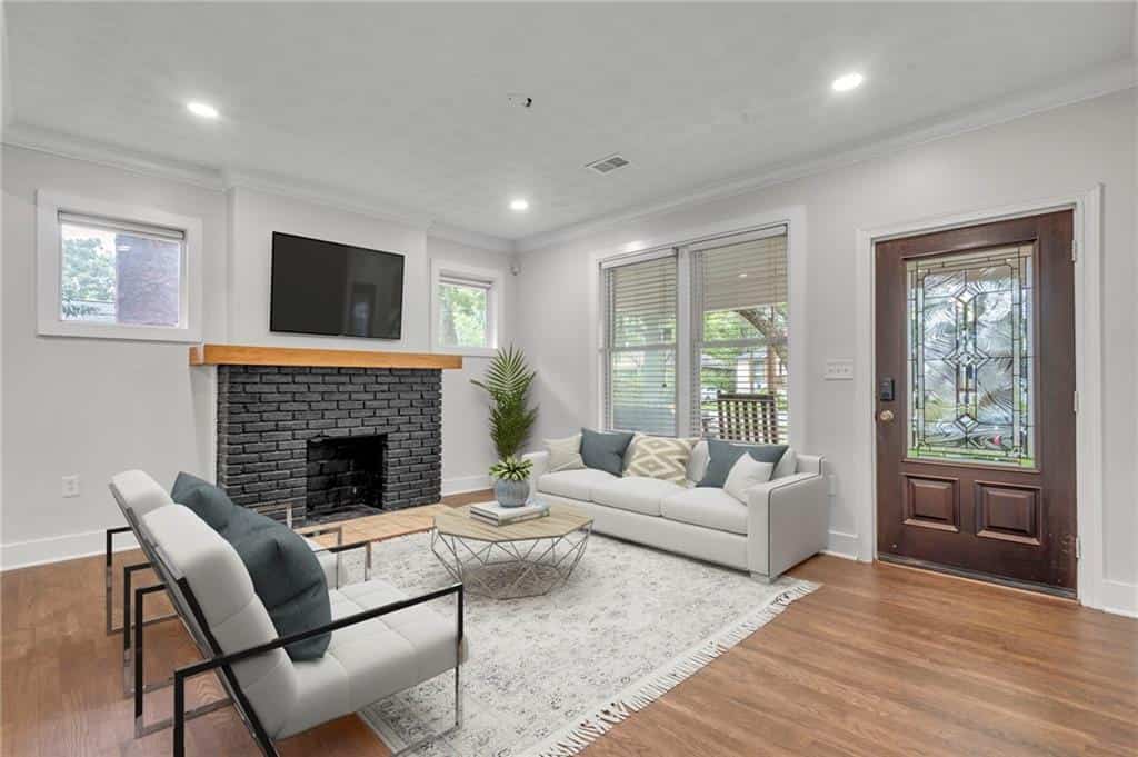 Listing photo 6