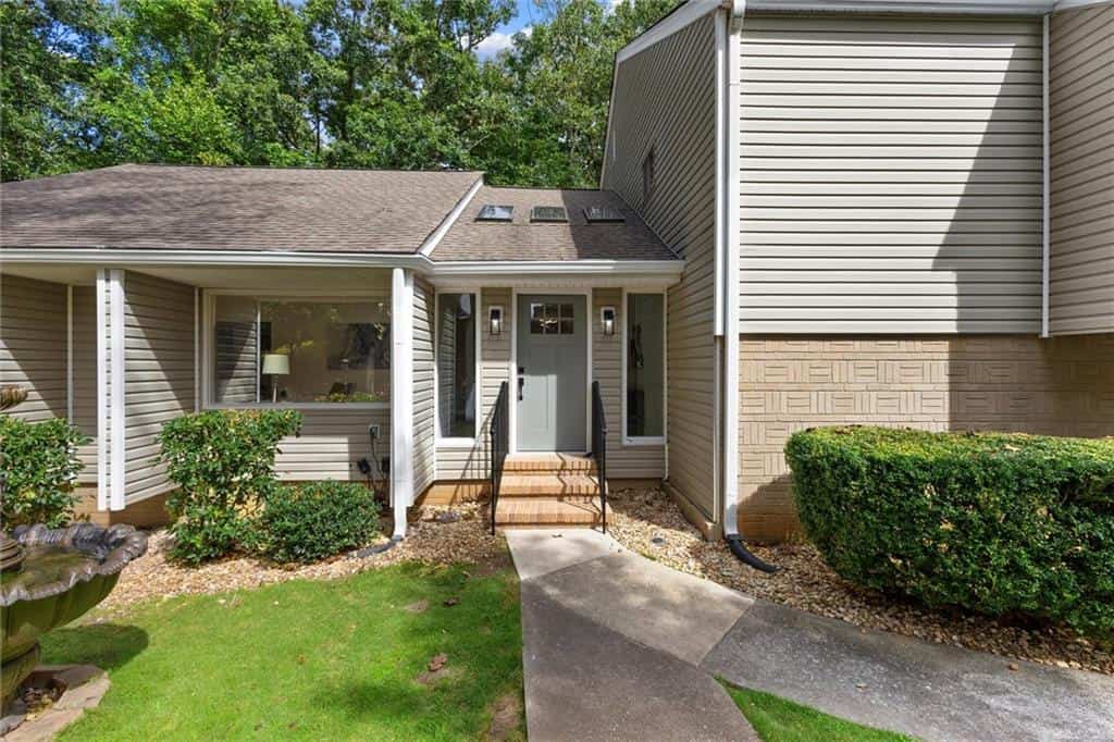 4513 Rivercliff Drive SW, Lilburn, GA 30047