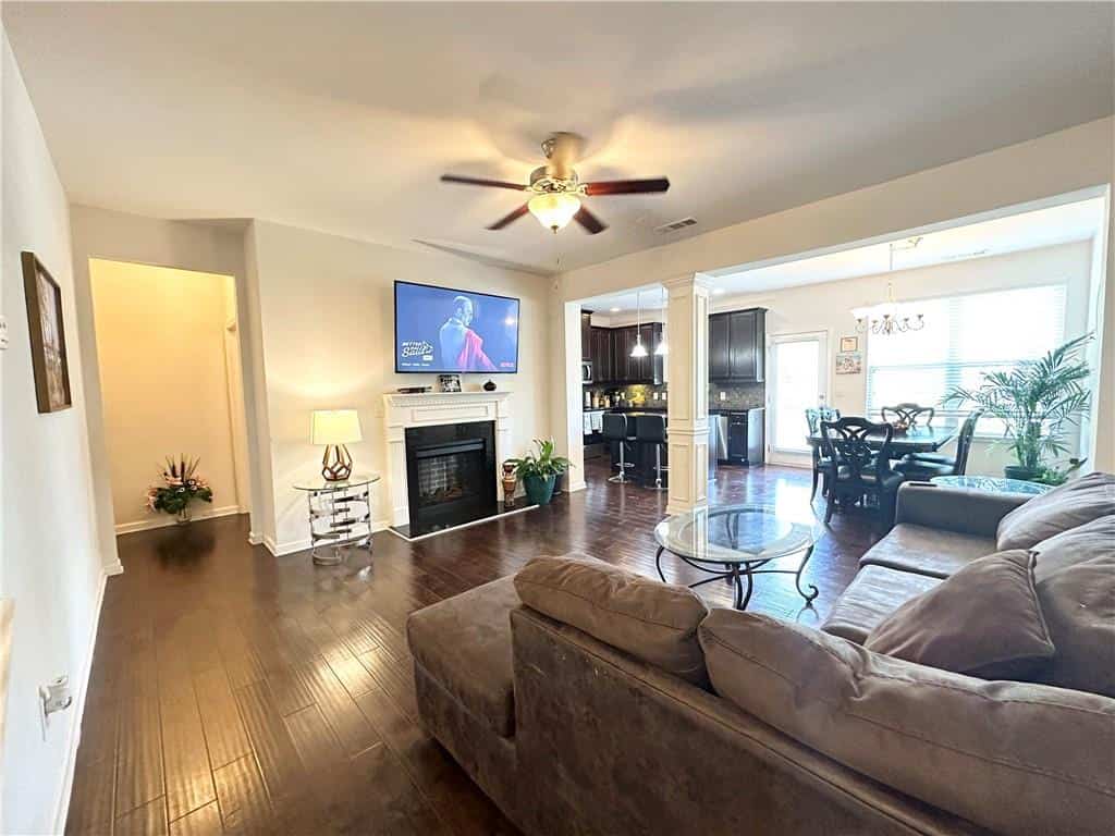 Listing photo 6