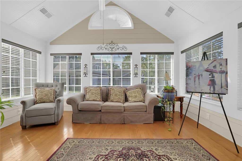 Listing photo 6