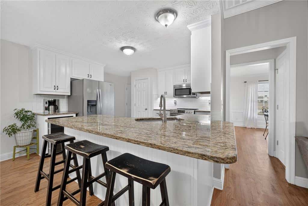 Listing photo 6