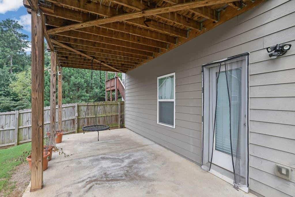 Listing photo 6