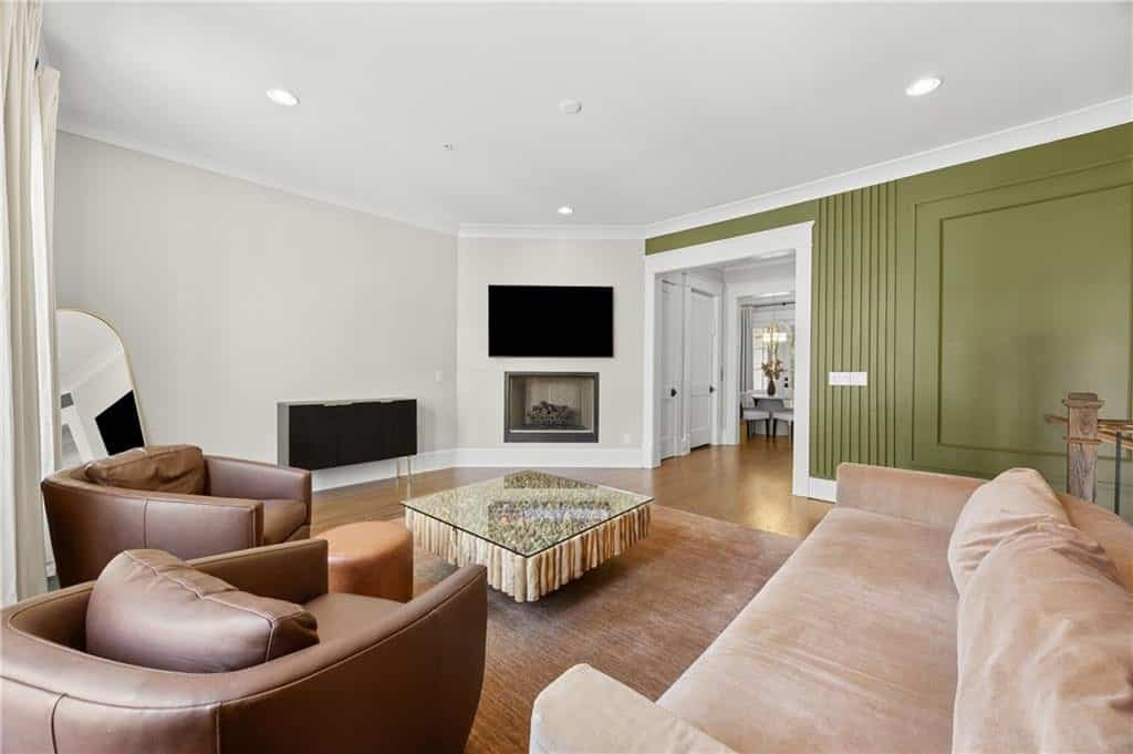 Listing photo 6