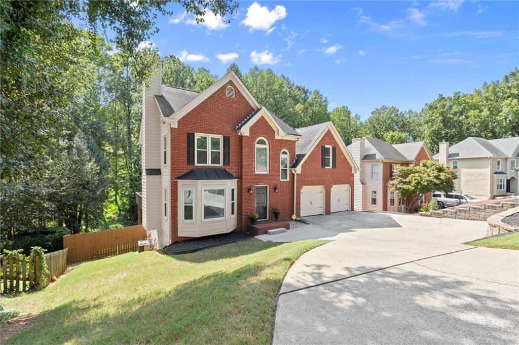 4895 Farm Valley Drive NE, Woodstock, GA 30188