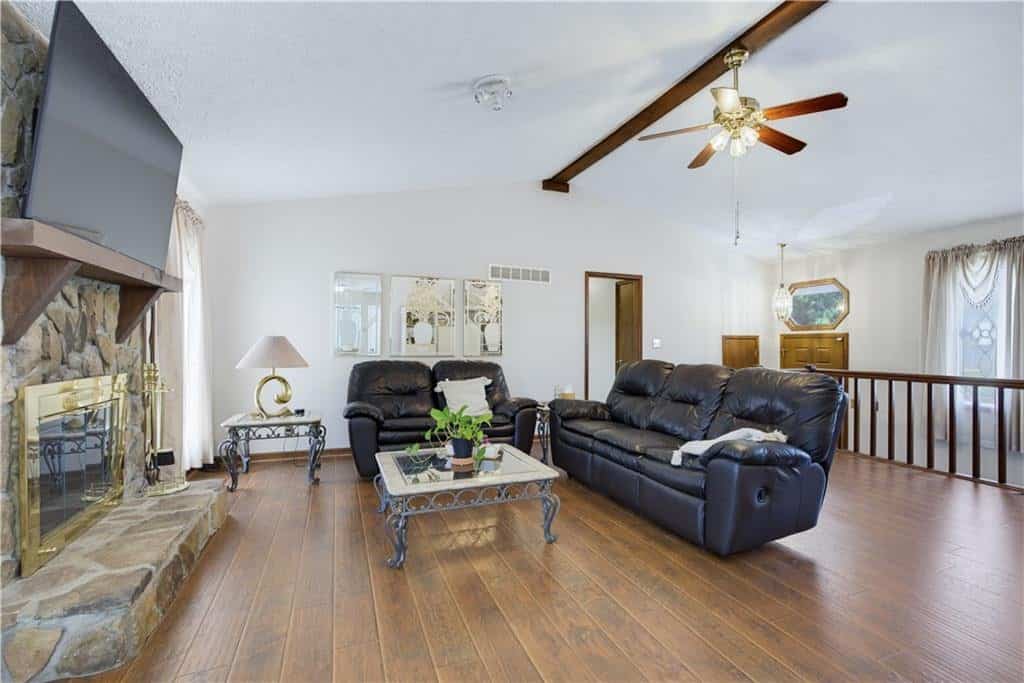 Listing photo 6