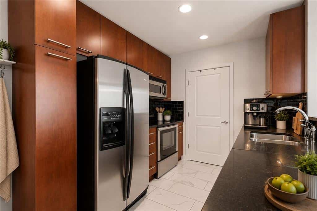 Listing photo 6