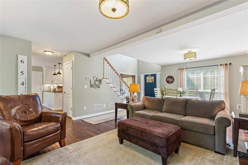 Listing photo 6