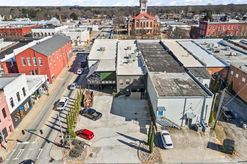 Listing photo 6