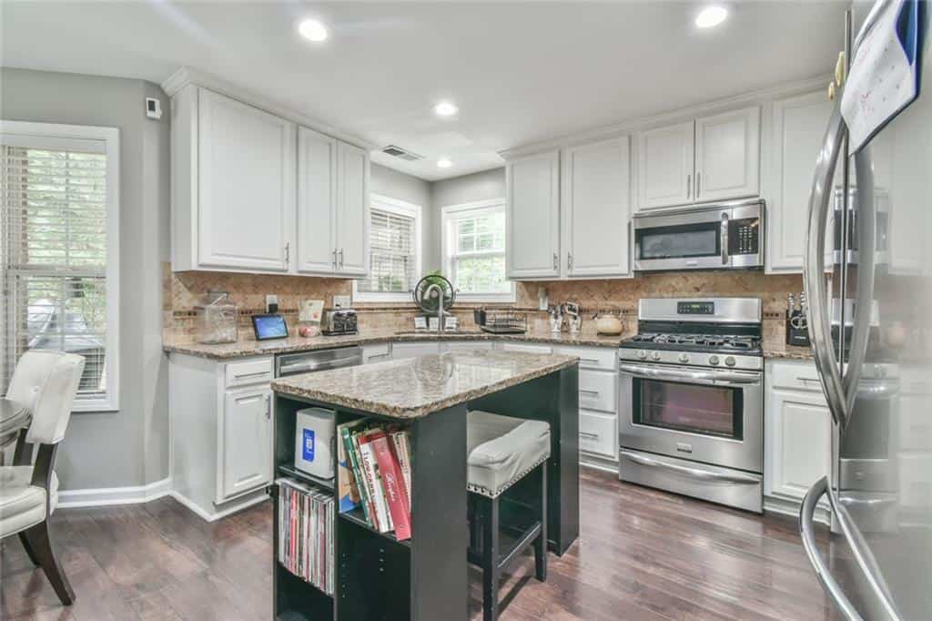 Listing photo 6