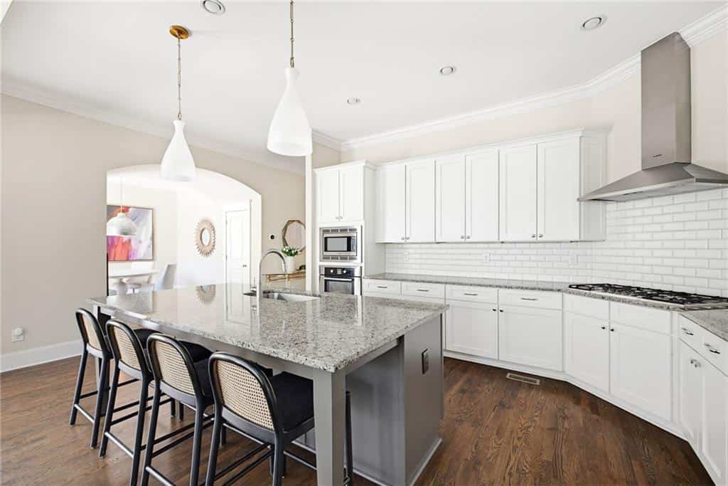 Listing photo 6