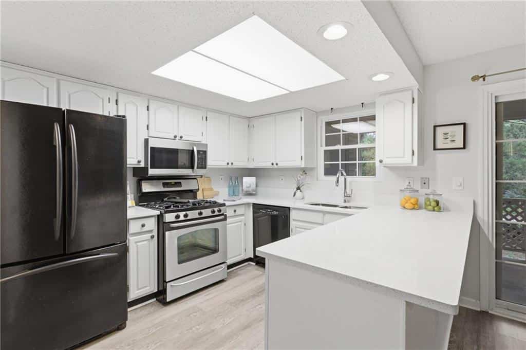 Listing photo 4
