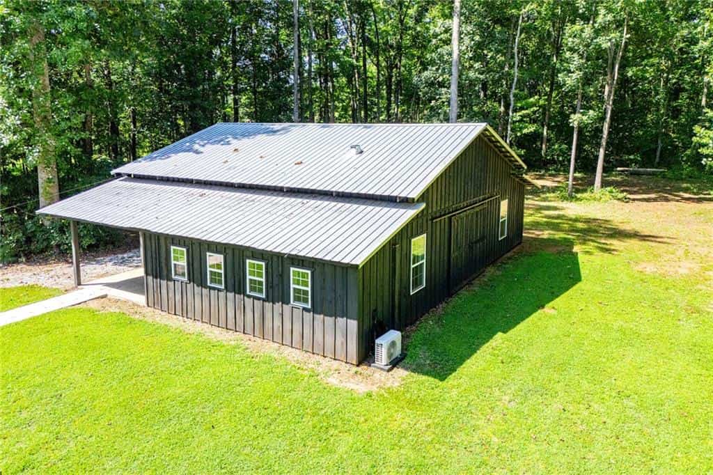 Listing photo 6