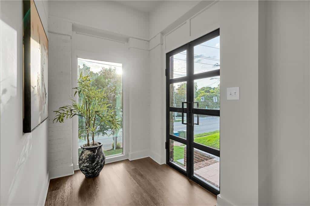 Listing photo 6
