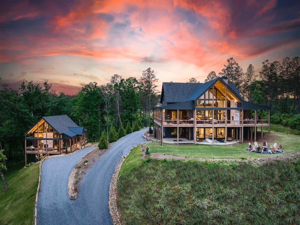 278 Oakwood Lane, Ellijay, GA 30540