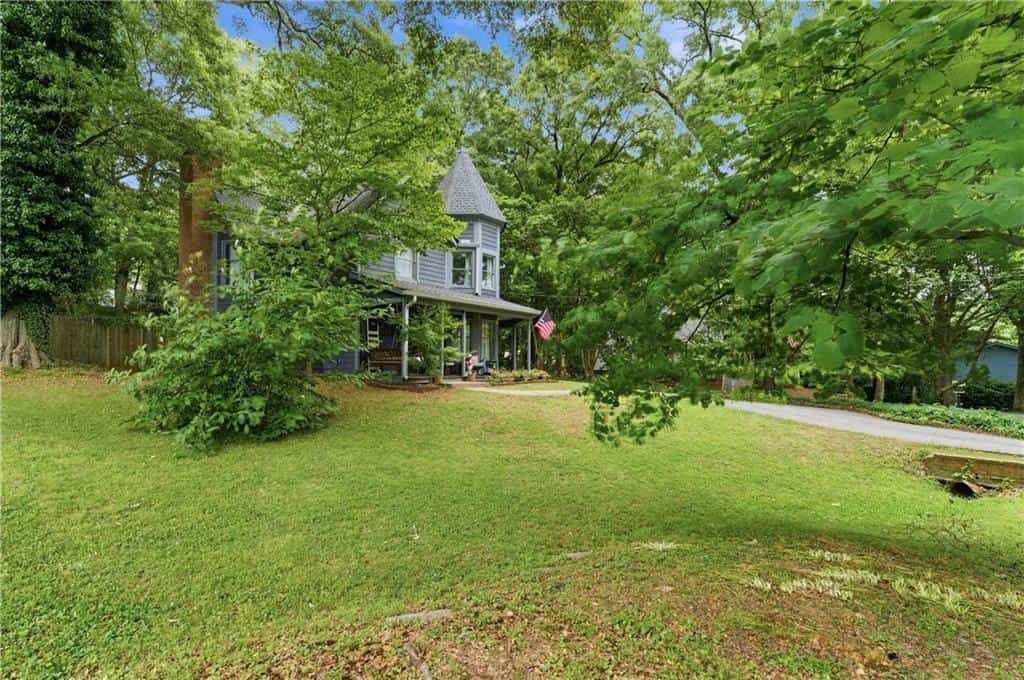 Listing photo 4