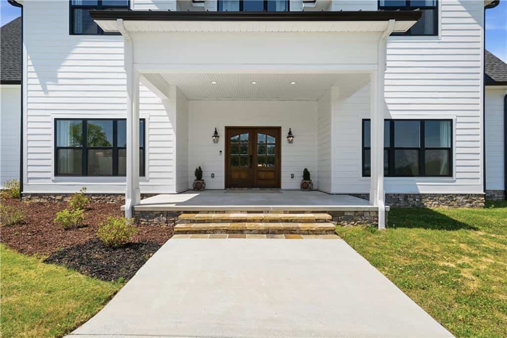 Listing photo 6