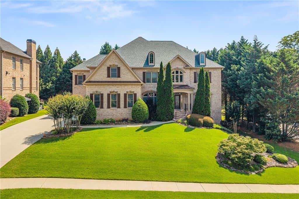 2122 Hunters Green Drive, Lawrenceville, GA 30043