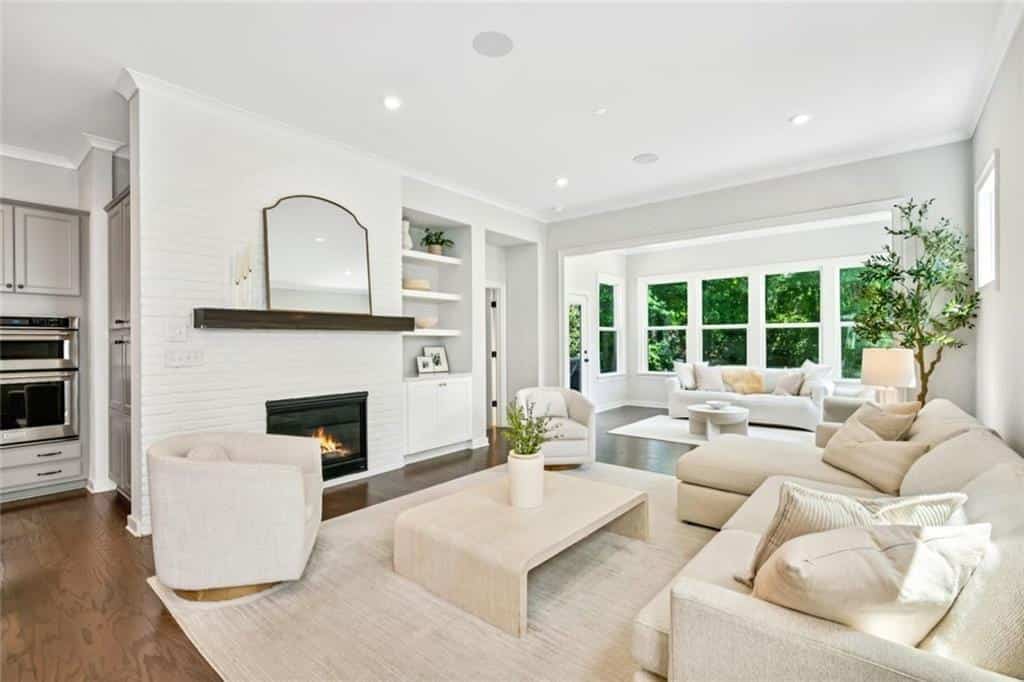 Listing photo 6