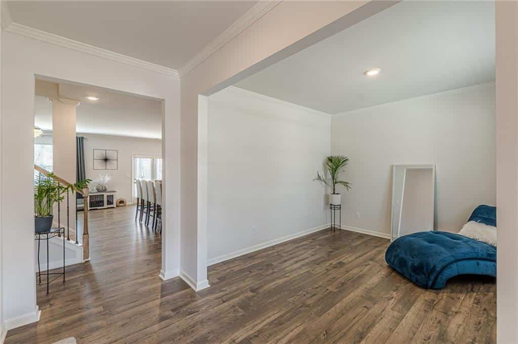 Listing photo 6