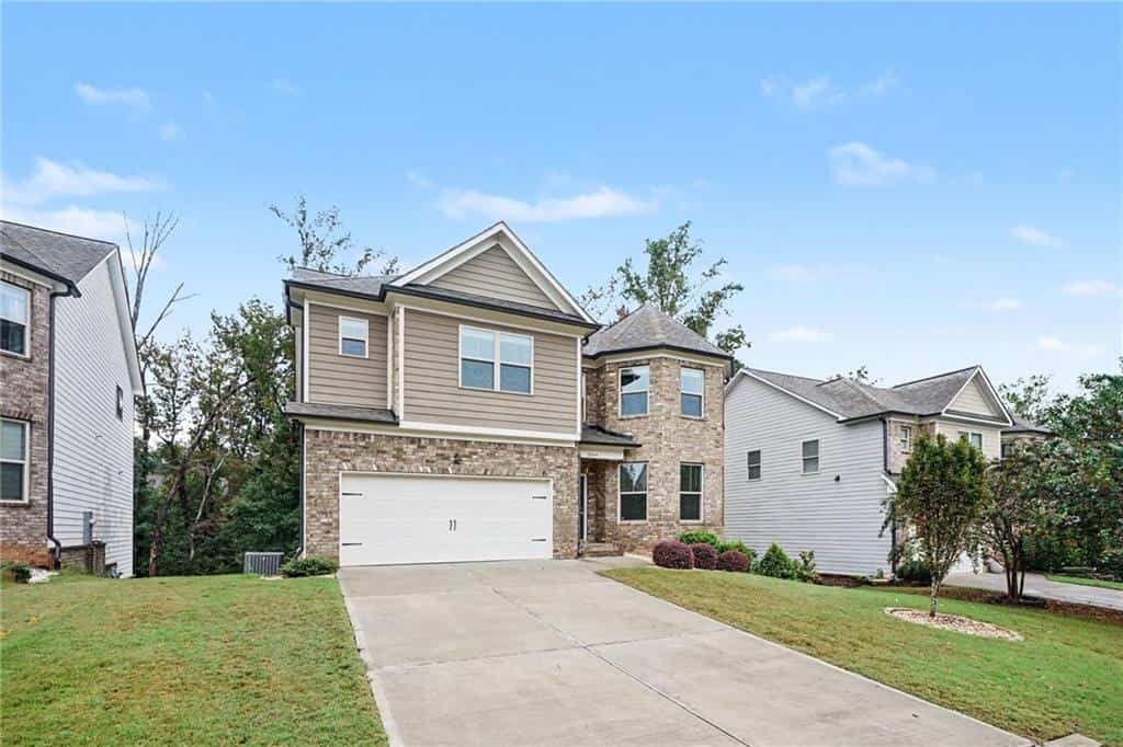 Listing photo 2