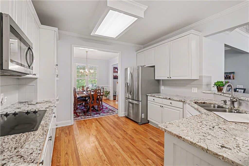 Listing photo 6